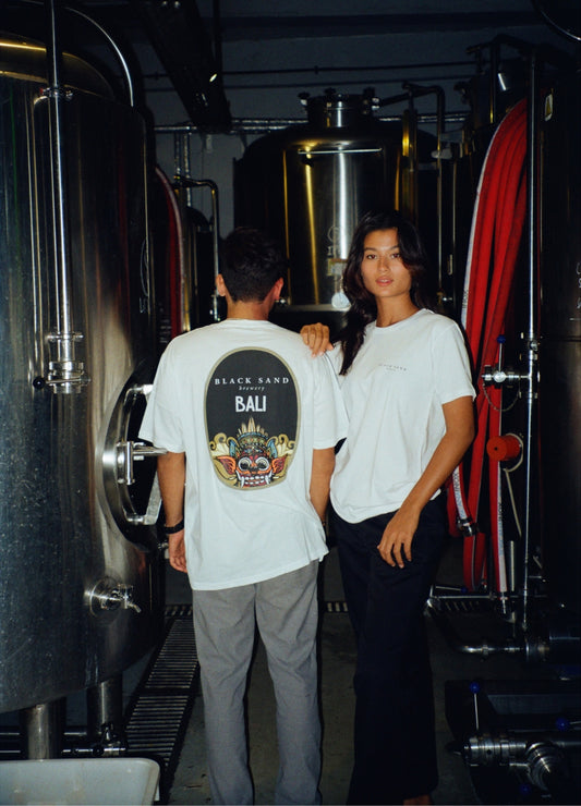 Kaos Putih Black Sand Brewery Bali